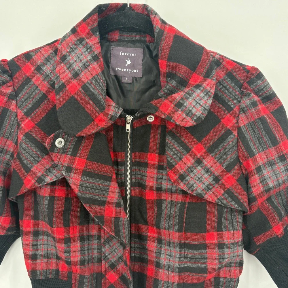 Forever 21 Red Black Plaid Cropped Bomber Jacket Wool Blend 3/4 Sleeve Small Y2K - Picture 5 of 10